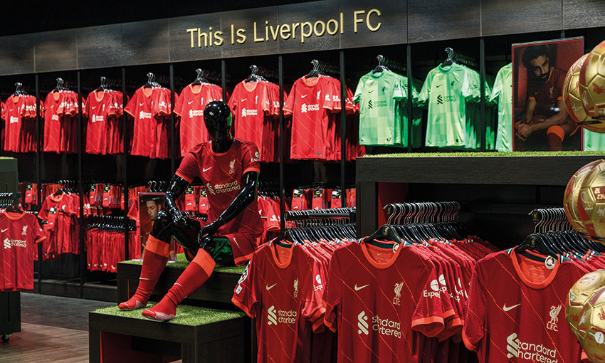 Efterforskning pludselig at forstå Gallery: Reds' new Nike home kit on show in club stores - Liverpool FC