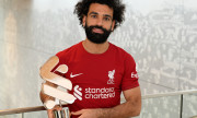 Mohamed Salah collects the Standard Chartered Men's Player of the Month award for March 2023