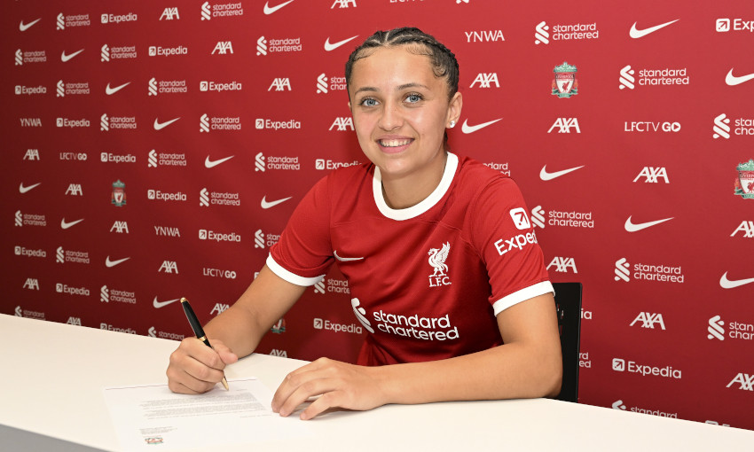 Mia Enderby signs a contract to complete her move to Liverpool FC Women